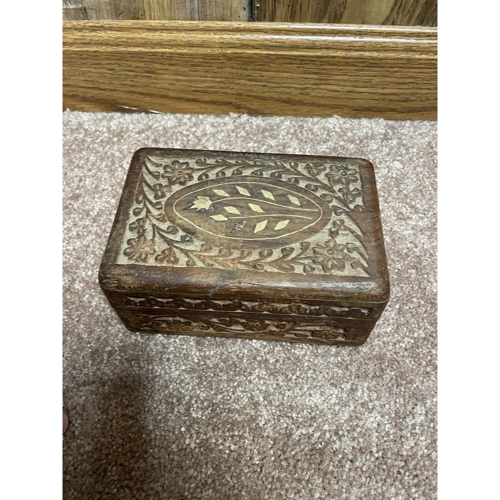 VTG Wooden Hand Carved Jewelry Trinket Box Hinged Lid Made India Inlaid Felt 70